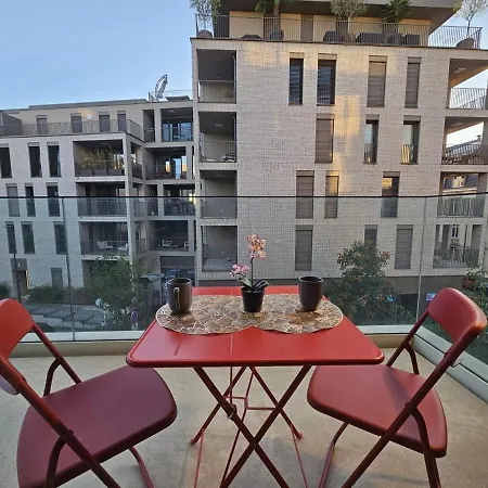 Urban Light Opening Onto A Terrace Lejlighed Luxembourg By