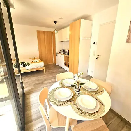 Appartement Urban Light Opening Onto A Terrace *