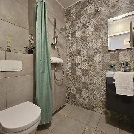 Urban Light Opening Onto A Terrace Lüksemburg