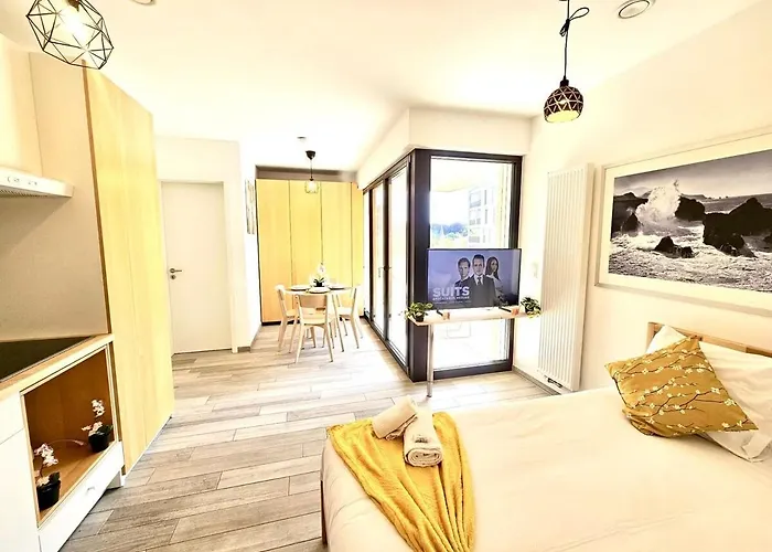 Urban Light Opening Onto A Terrace Appartamento Lussemburgo